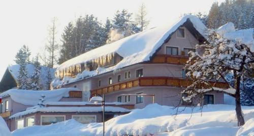 Hotel Pension Sonnenuhr Tauplitz Exterior photo