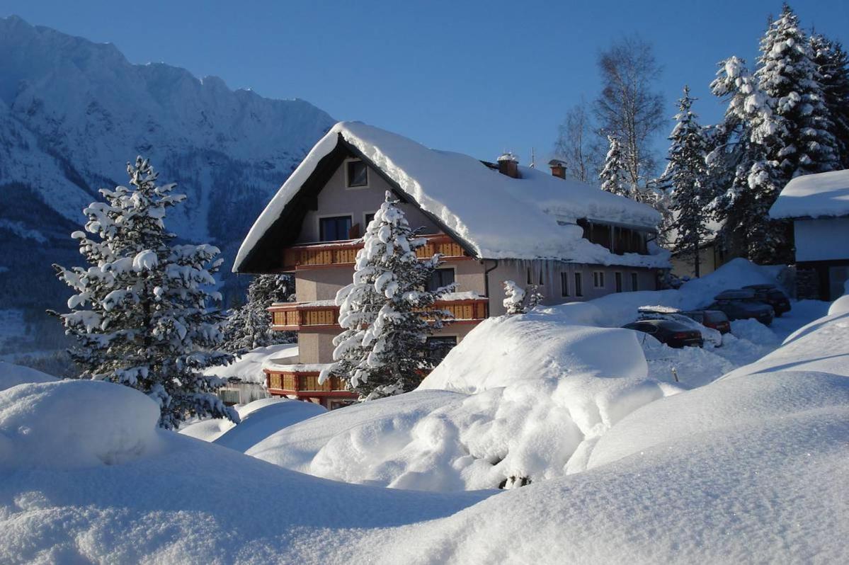 Hotel Pension Sonnenuhr Tauplitz Exterior photo