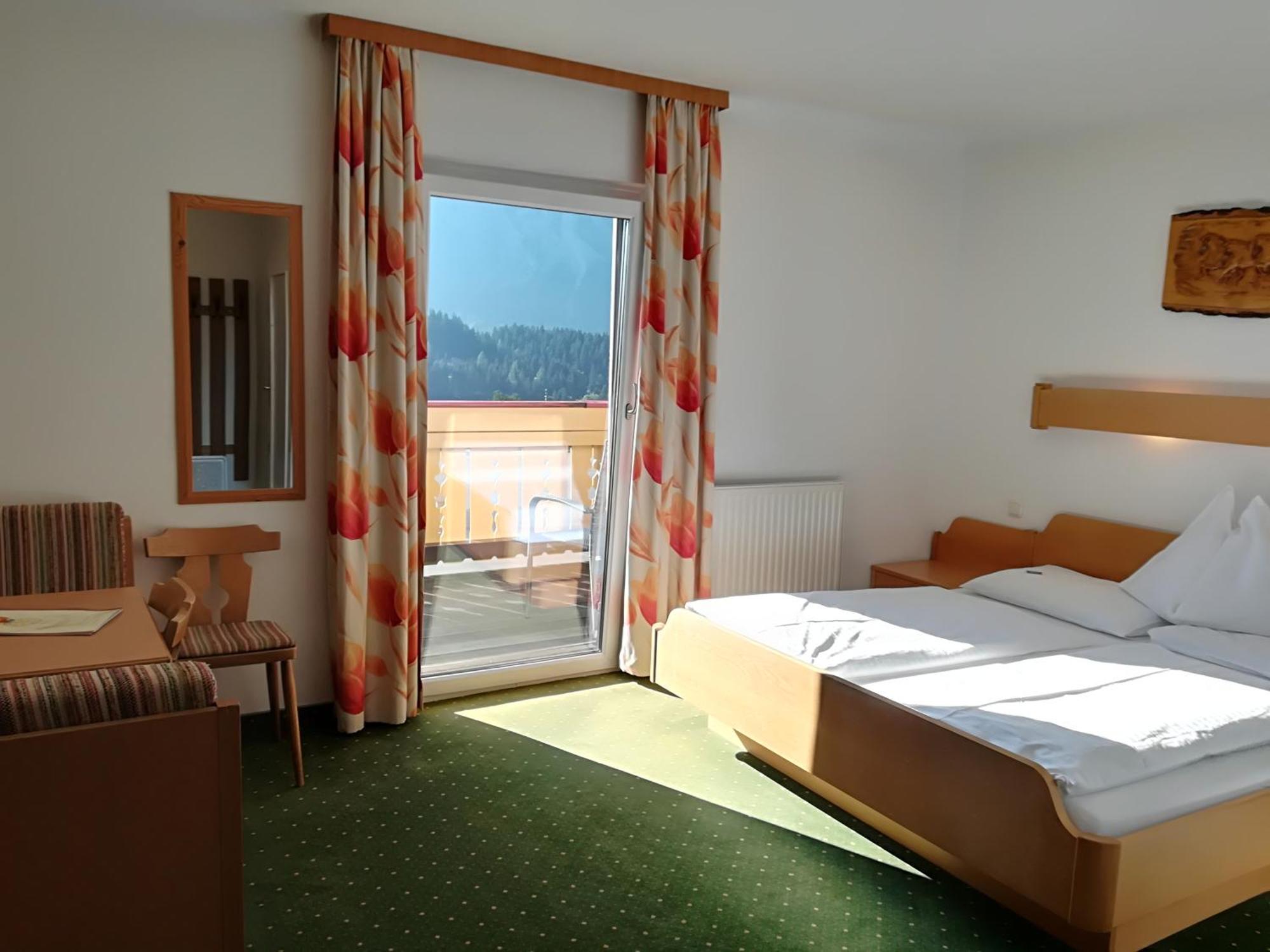 Hotel Pension Sonnenuhr Tauplitz Exterior photo